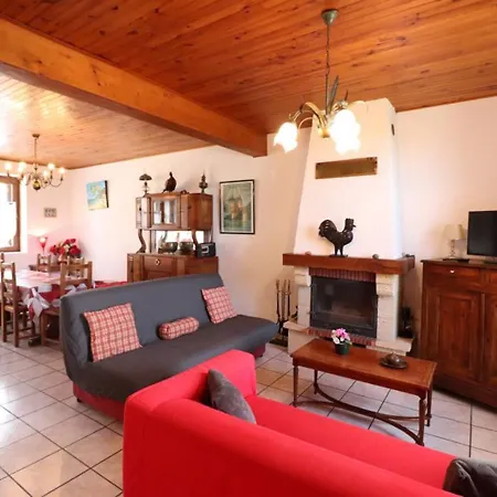 別荘 Maison A 4 Chambres, Jardin Et Animaux Acceptes - Fr-1-742-188 Drugeac
