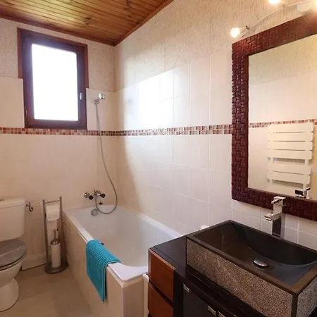 別荘 Maison A 4 Chambres, Jardin Et Animaux Acceptes - Fr-1-742-188 *